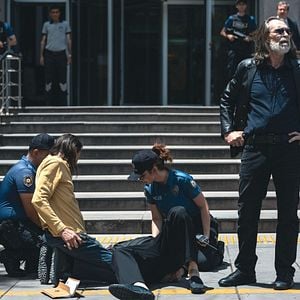 Fotoğraf Çekiç ve Gül: Bir Behzat Ç. Hikayesi