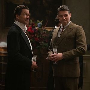 Fotoğraf Rob James-Collier