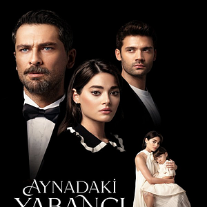 Fotoğraf Aynadaki Yabancı