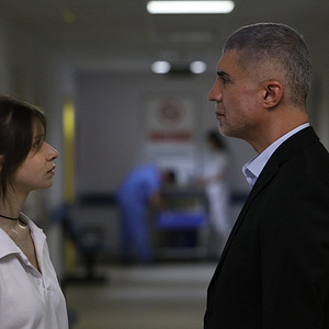 Fotoğraf Kızıl Goncalar