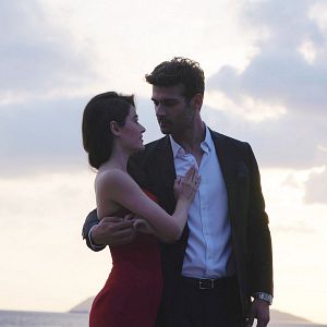 Fotoğraf Aynadaki Yabancı