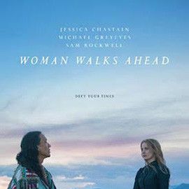 Fotoğraf Woman Walks Ahead