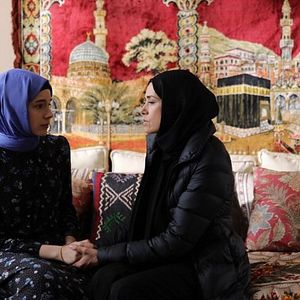 Fotoğraf Kızıl Goncalar