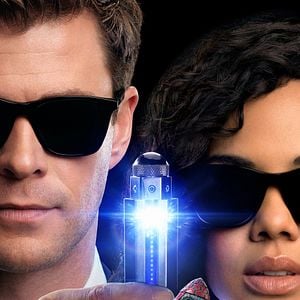 Fotoğraf Siyah Giyen Adamlar: Global Tehdit