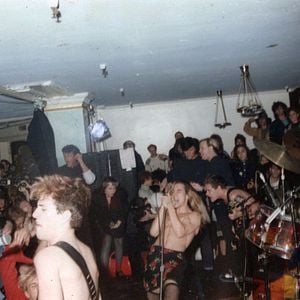 Fotoğraf Red Hot Chili Peppers'ın Yükselişi: Kardeşimiz Hillel