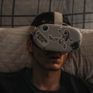 Fotoğraf Bir Arada Yalnız