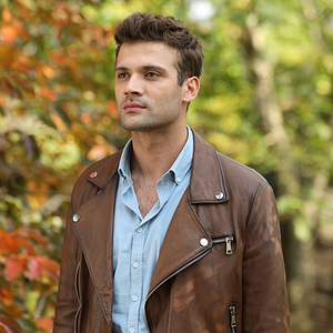 Fotoğraf Aynadaki Yabancı