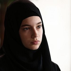 Fotoğraf Kızıl Goncalar