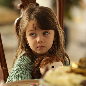 Fotoğraf Aynadaki Yabancı