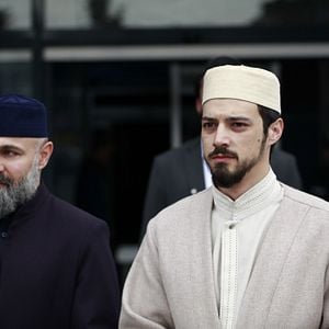 Fotoğraf Kızıl Goncalar