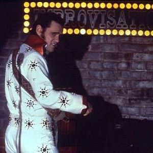 Fotoğraf Aydaki Adam