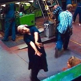 Fotoğraf Karanlıkta Dans