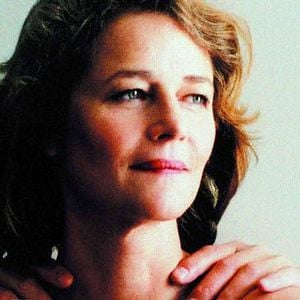 Fotoğraf Kumun Altında