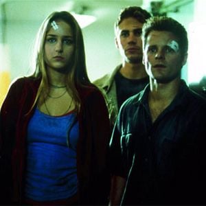 Fotoğraf Asla Yabancılarla Oynama