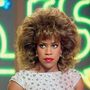 Fotoğraf Güzel Dedektif 2: Silahlı ve Cazibeli