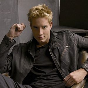 Fotoğraf Justin Hartley