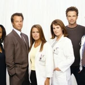 Fotoğraf Strong Medicine