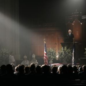 Fotoğraf Commander in Chief