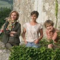 Fotoğraf 3 femmes... un soir d'été