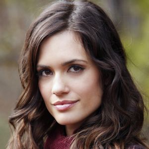 Fotoğraf Torrey DeVitto