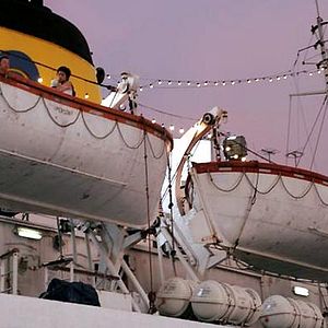 Fotoğraf Hayalet Dalgalar