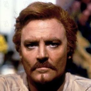 Fotoğraf Stacy Keach