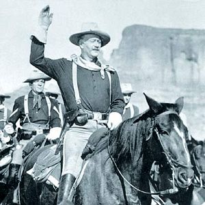 Fotoğraf Sarı Kurdeleli Kız