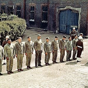 Fotoğraf 12 Kahraman Haydut