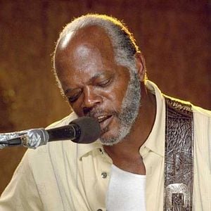 Fotoğraf Kara Yılan İnliyor