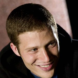 Fotoğraf Zach Gilford