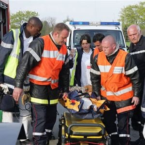 Fotoğraf Équipe médicale d'urgence