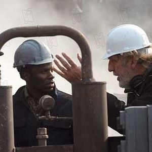 Fotoğraf Ateşin Ortasında