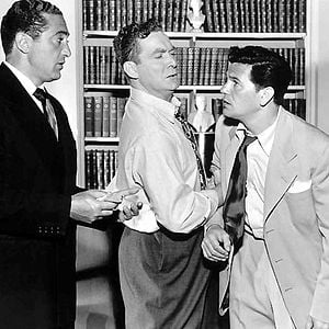 Fotoğraf Force Of Evil