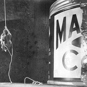 Fotoğraf Kendi Kendine Küçülen Adam