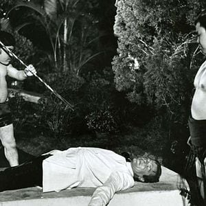 Fotoğraf Altın Tabancalı Adam