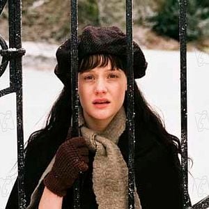 Fotoğraf Romola Garai