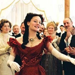 Fotoğraf Romola Garai