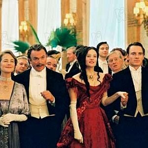 Fotoğraf Romola Garai