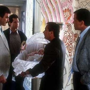 Fotoğraf Üç Adam ve Bir Bebek