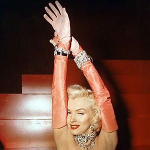 Fotoğraf Erkekler Sarışınları Sever