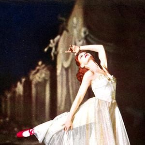 Fotoğraf Kırmızı Pabuçlar