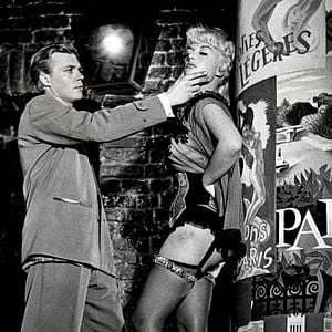 Fotoğraf Peeping Tom