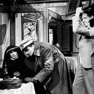 Fotoğraf Basil Radford