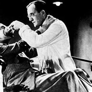 Fotoğraf Leslie Banks