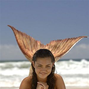 Fotoğraf Phoebe Tonkin