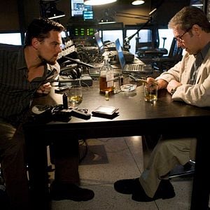 Fotoğraf Yalanlar Üstüne