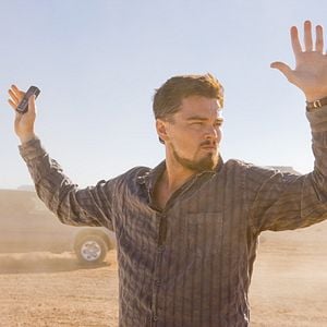 Fotoğraf Yalanlar Üstüne