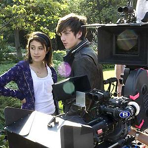 Fotoğraf Angus, Thongs and Perfect Snogging