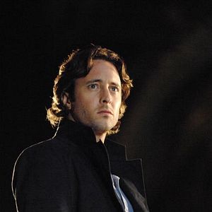 Fotoğraf Alex O'Loughlin