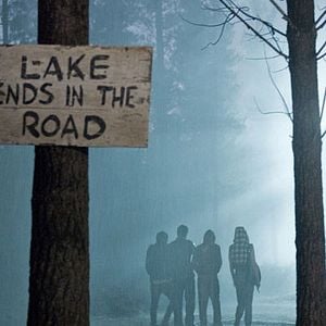 Fotoğraf Soldaki Son Ev